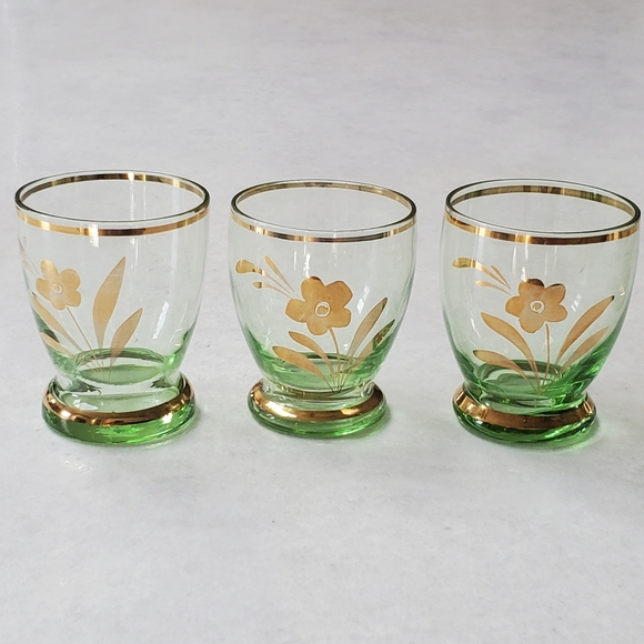 Delicate Glass Decanter with 3 Glasses. Handpainted Butterfly, Dragonfly, Gold - Picture 6 of 13